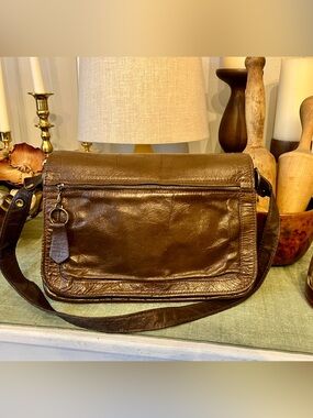 Classic vintage  Brown Leather Messenger Bag - Unbranded